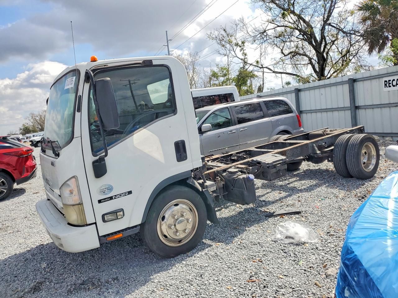2012 Isuzu NQR-BOX Truck