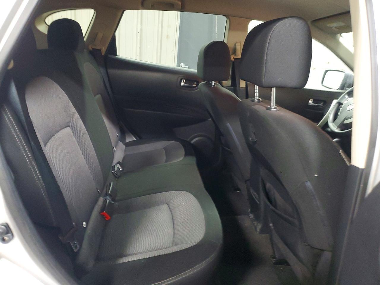 2011 Nissan Rogue s