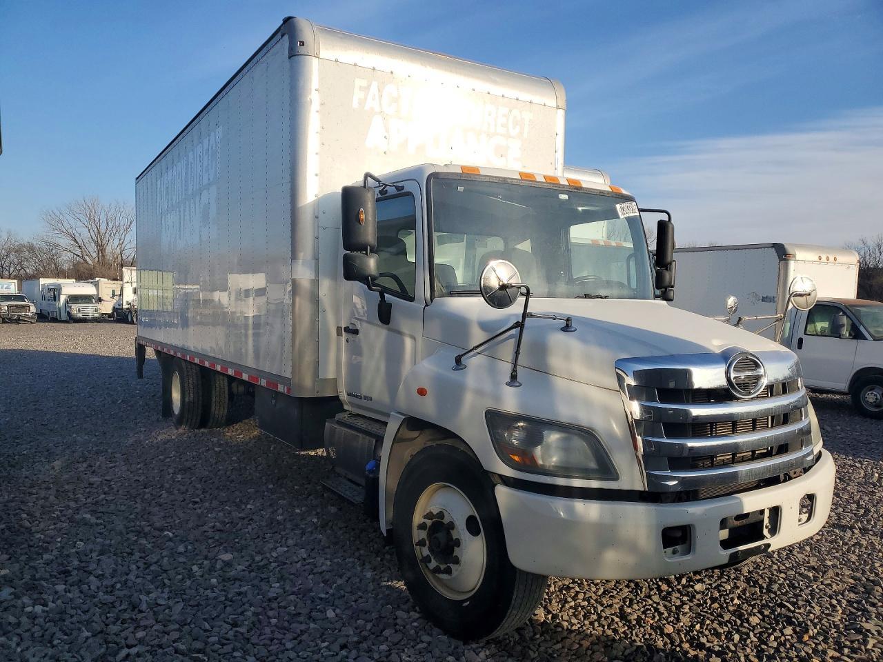 2017 Hino 258/268 BOX Truck