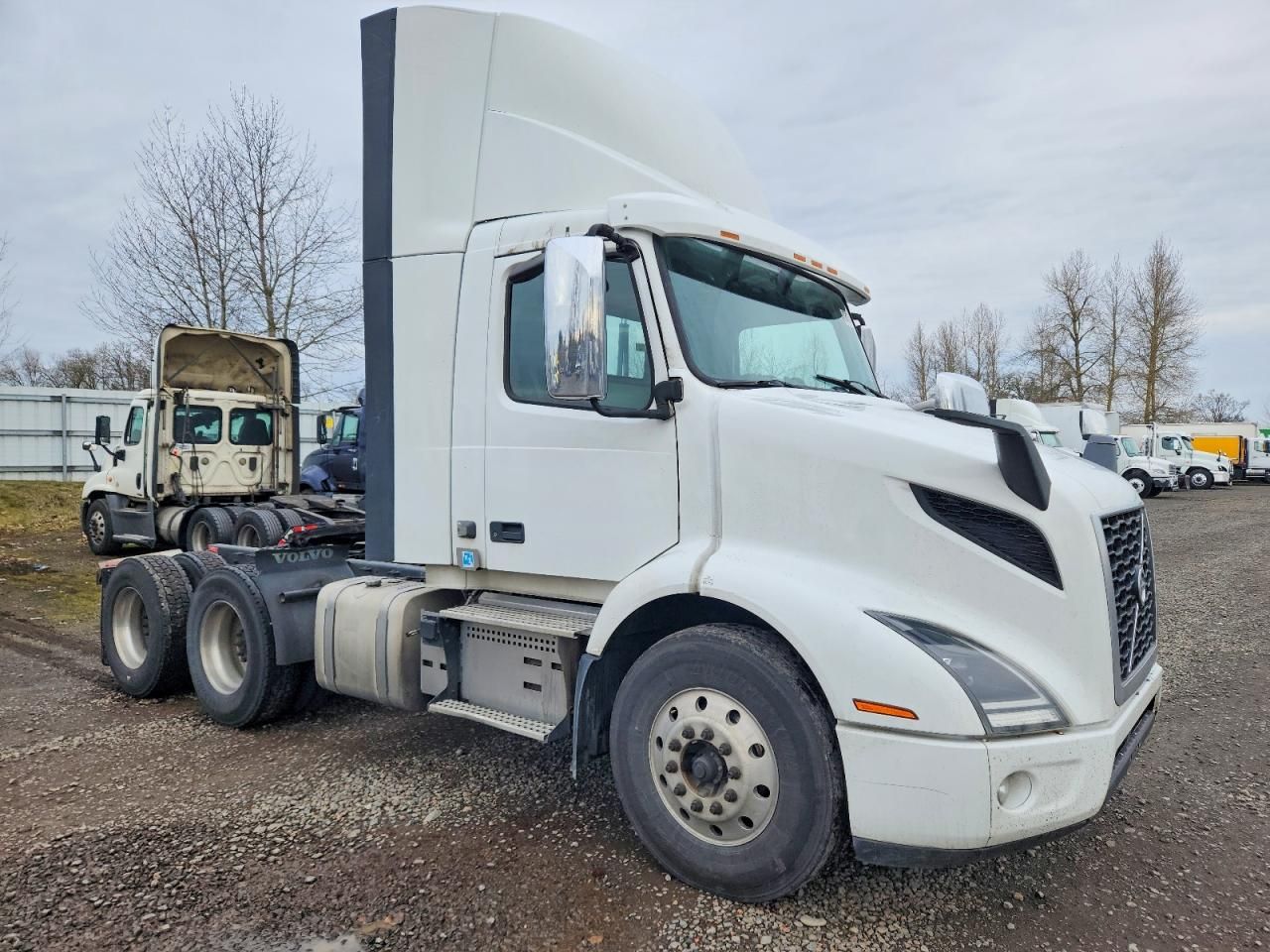 2020 Volvo VNR Semi Truck