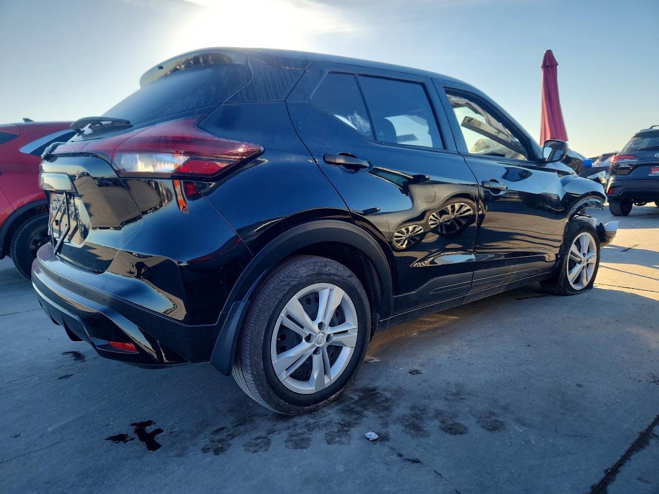 2024 Nissan Kicks s