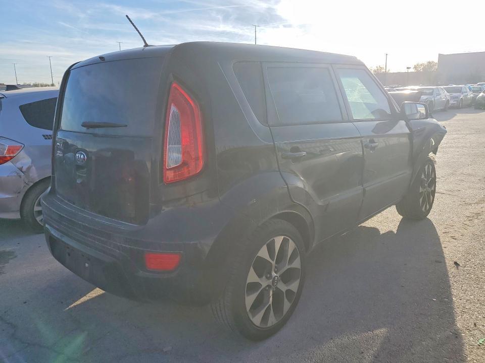 2013 KIA Soul +