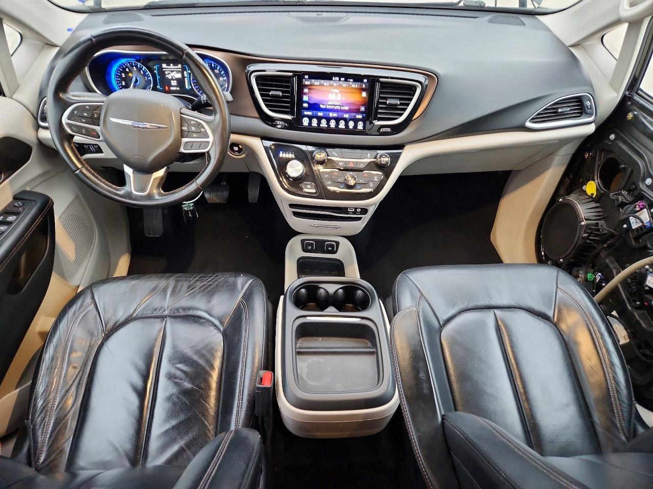 2017 Chrysler Pacifica Touring l