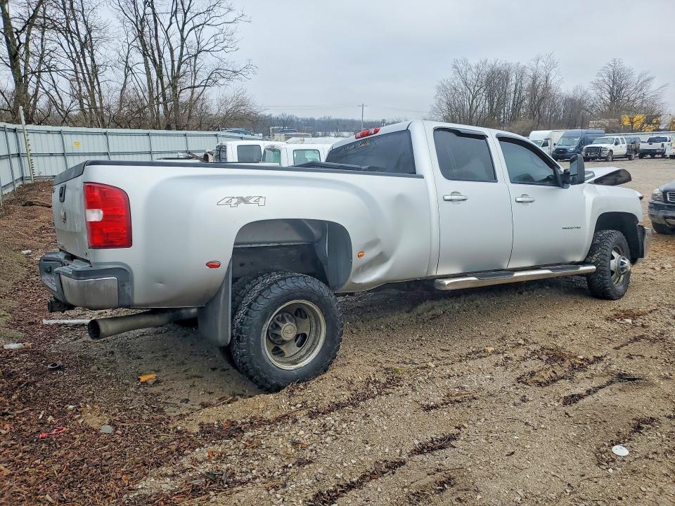 2010 Chevrolet Silverado K3500 ltz