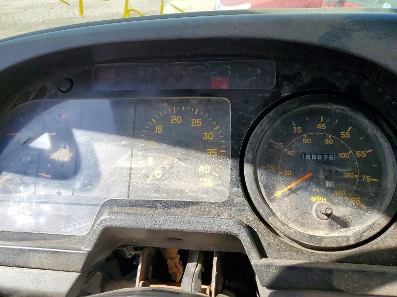 2002 GMC T-series box Truck