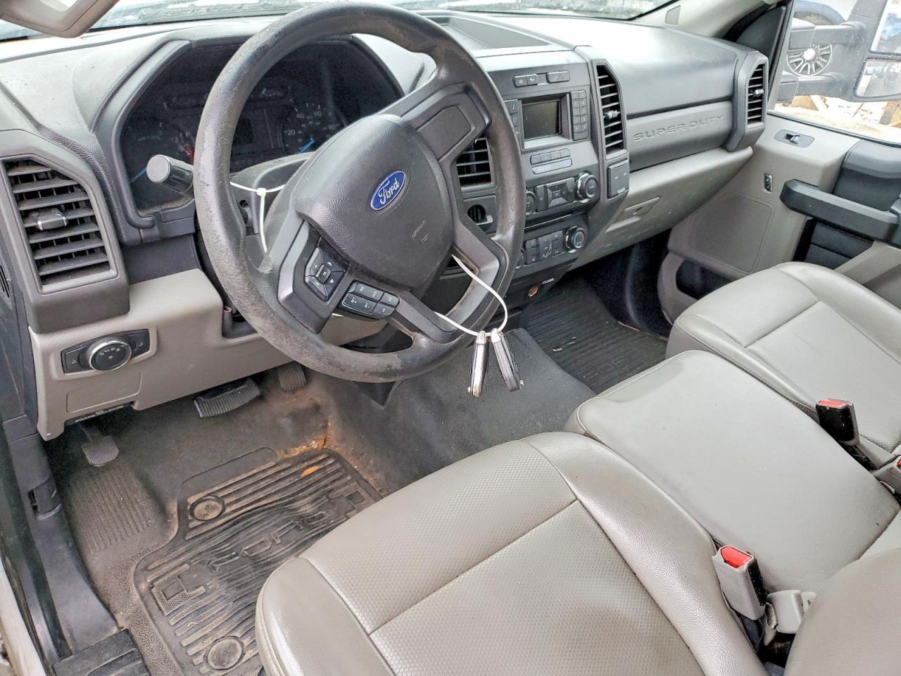 2017 Ford F350 Super Duty BOX Truck