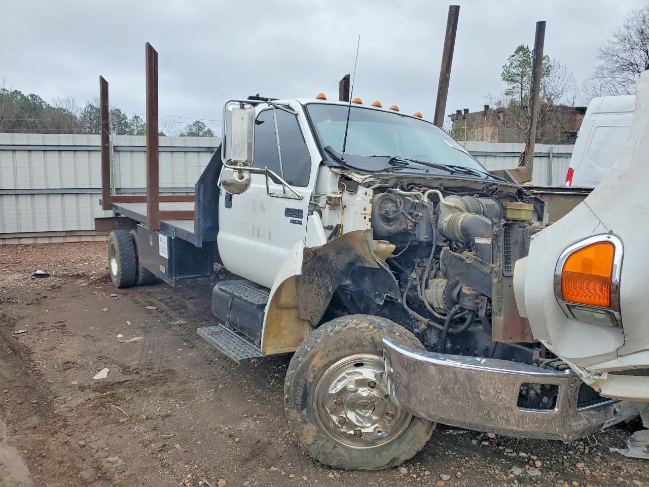 2006 Ford F650 Super Duty Flatbed Truck