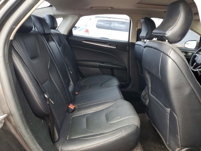 2018 Ford Fusion Titanium/platinum