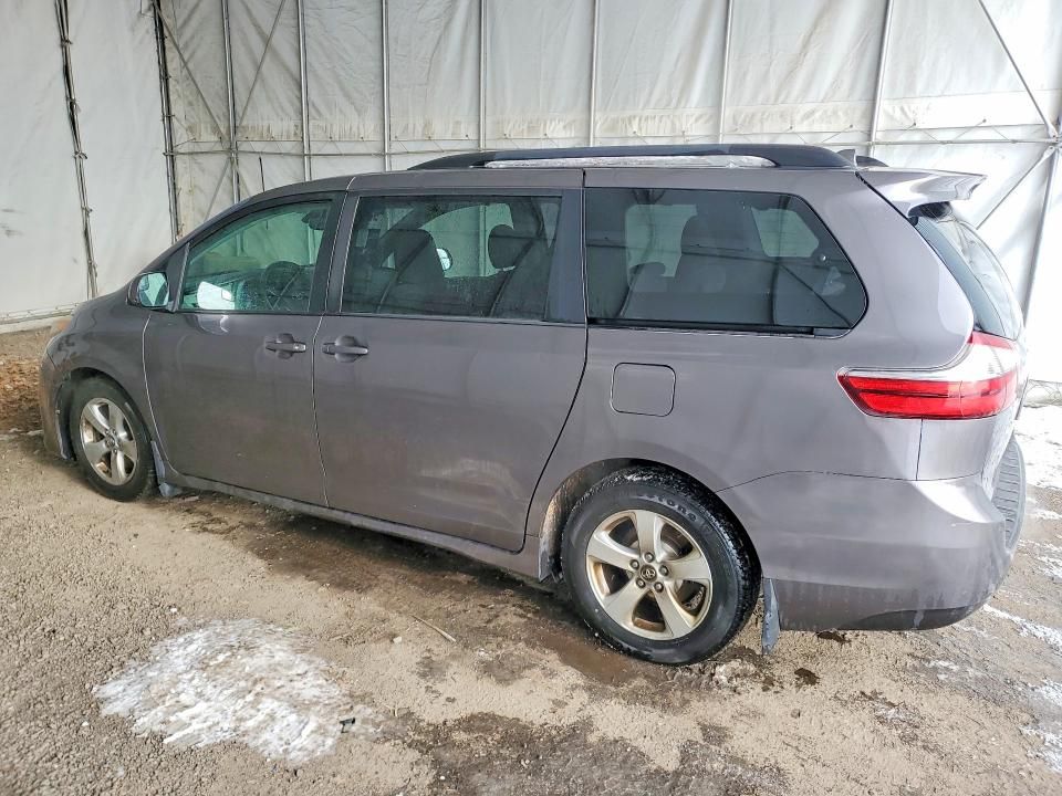 2018 Toyota Sienna le
