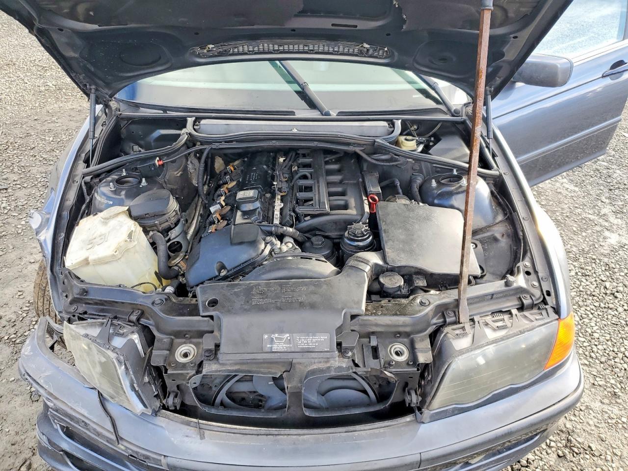 2001 BMW 325 it