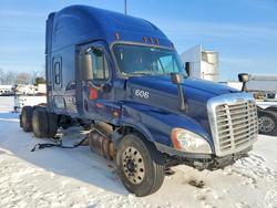 Salvage trucks for sale at Lawrenceburg, KY auction: 2016 Freigliner 2016 Freightliner Cascadia 125 Semi Truck