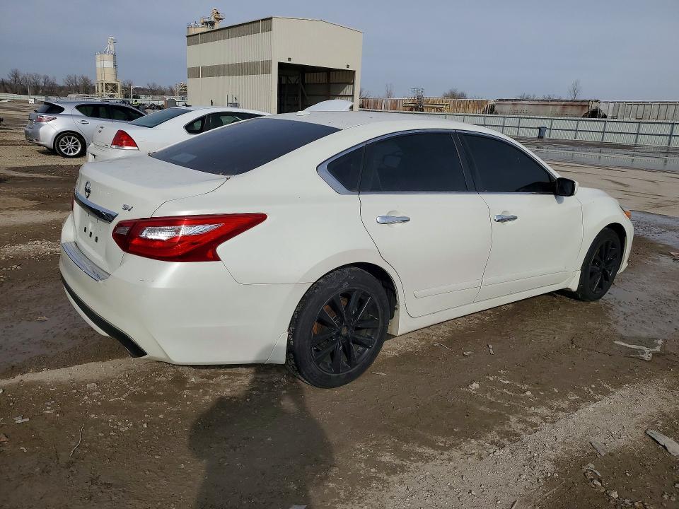 2016 Niss Altima 2.5