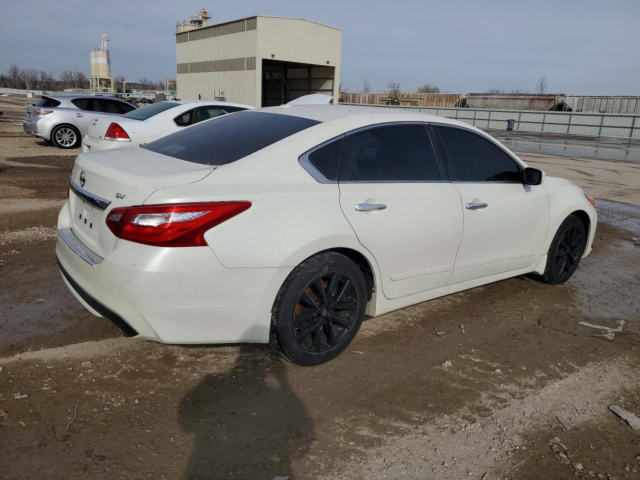 2016 Niss Altima 2.5