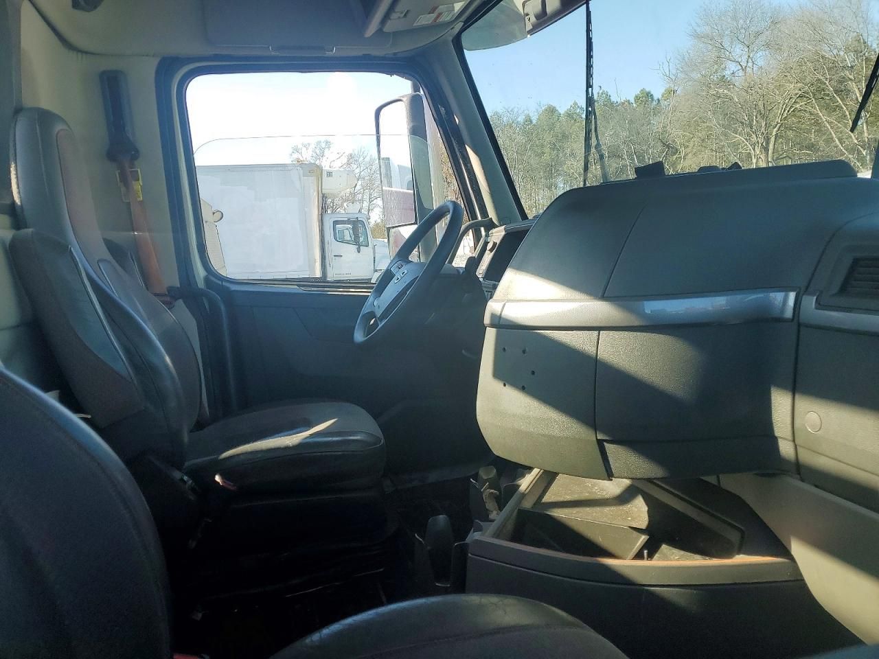 2020 Volvo VNR Semi Truck