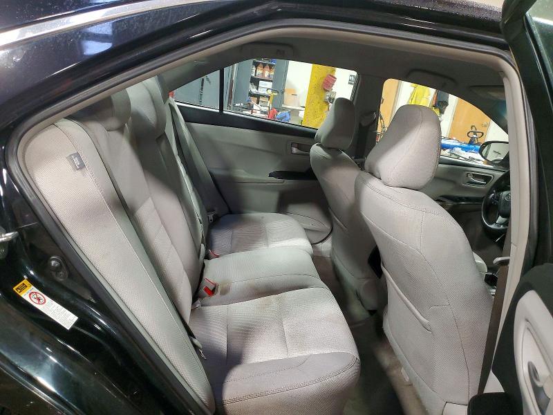 2016 Toyota Camry le