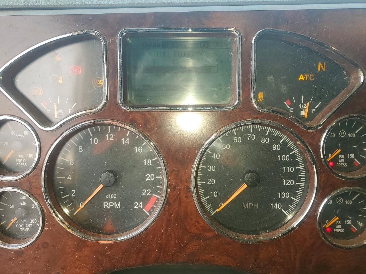 2018 Mack CXU613 Semi Truck