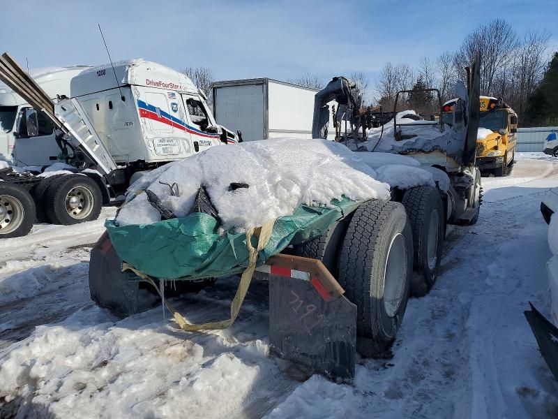 2019 Freightliner Cascadia 126 Semi Truck