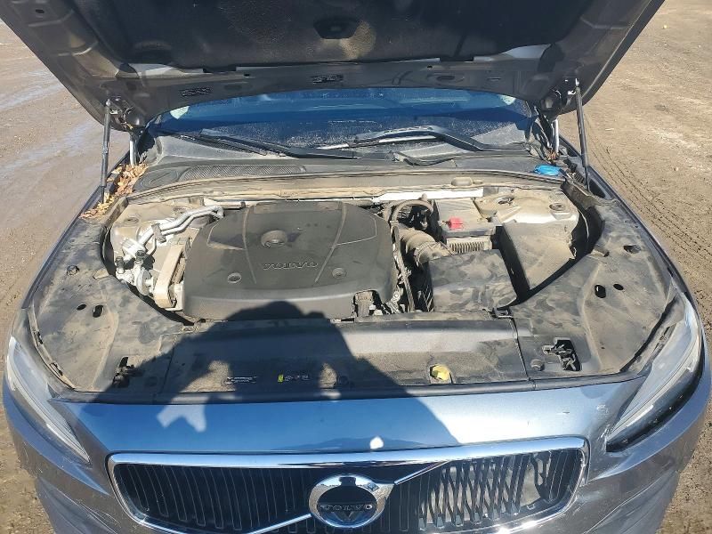 2018 Volvo S90 T5 Momentum