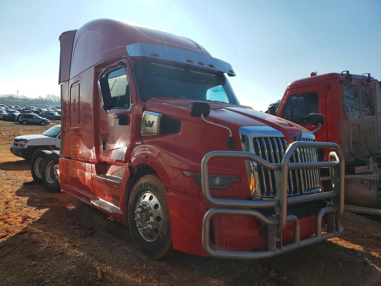 2025 Western Star 57X Chassis Semi Truck