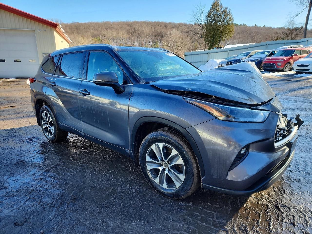 2022 Toyota Highlander xle