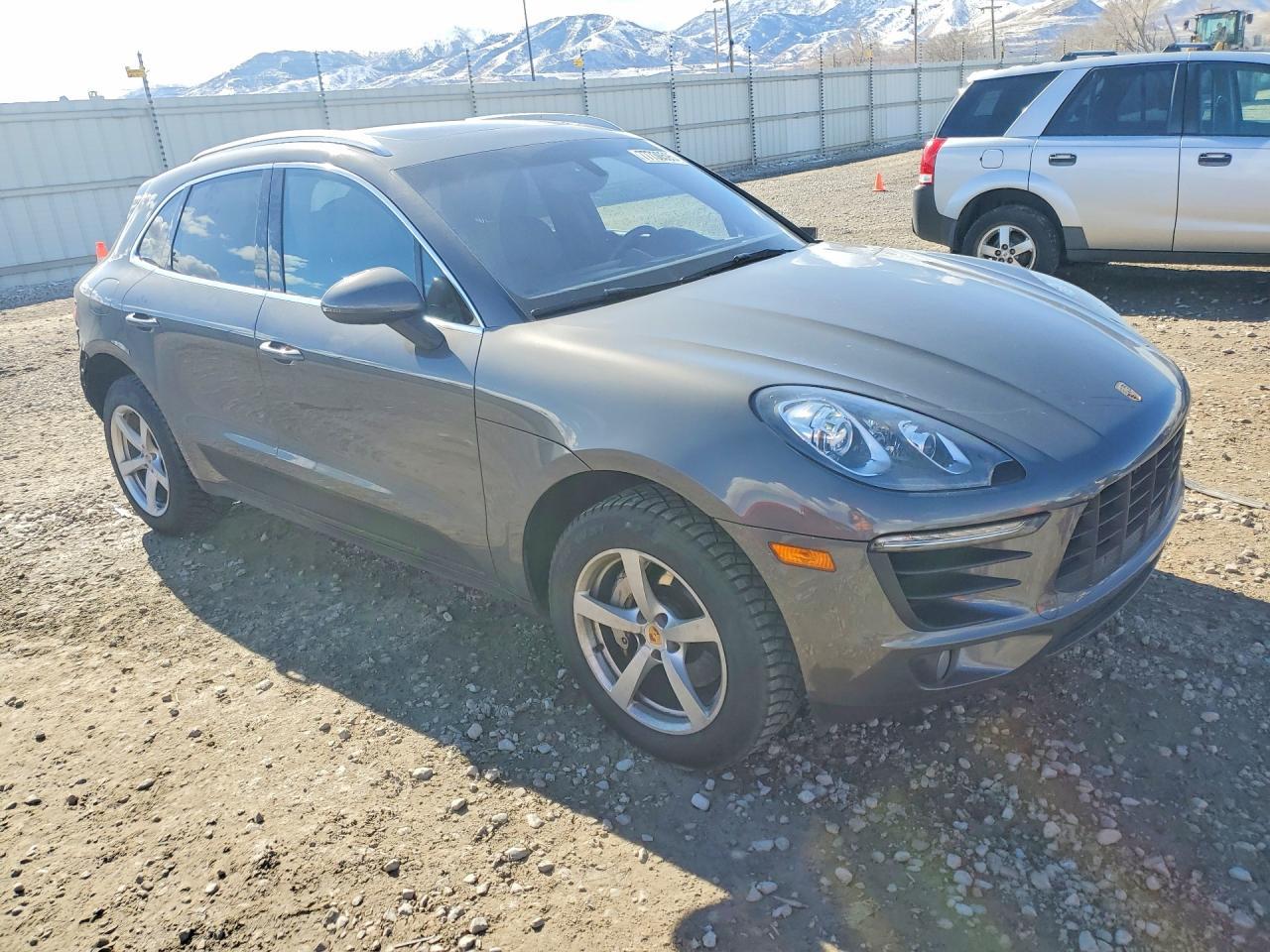 2015 Porsche Macan s