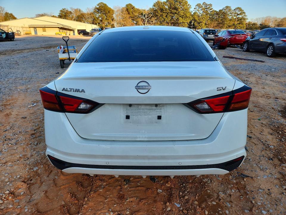2023 Nissan Altima sv