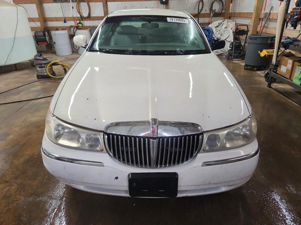 2001 Lincoln Town car Executive