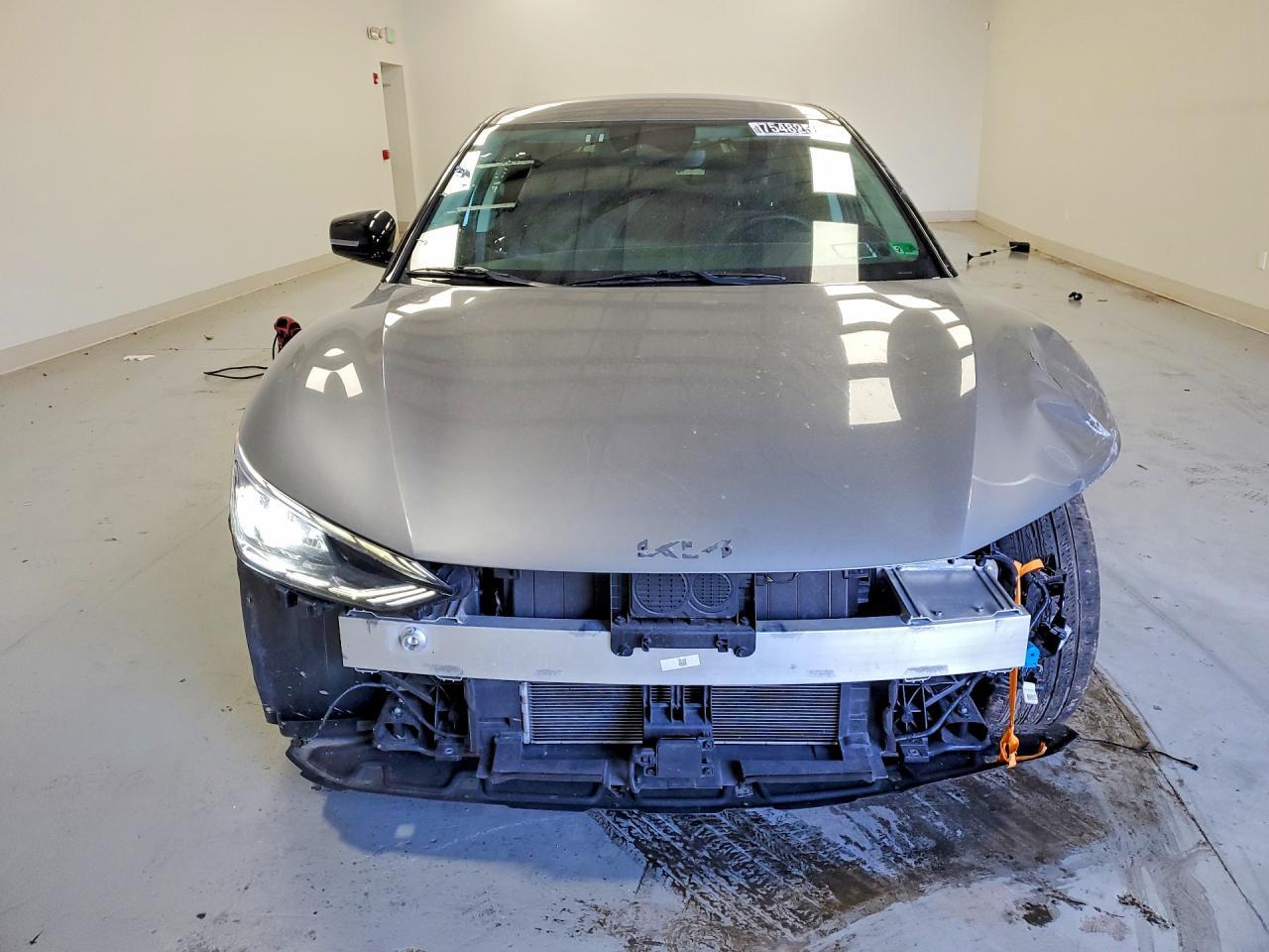 2024 KIA EV6 Light