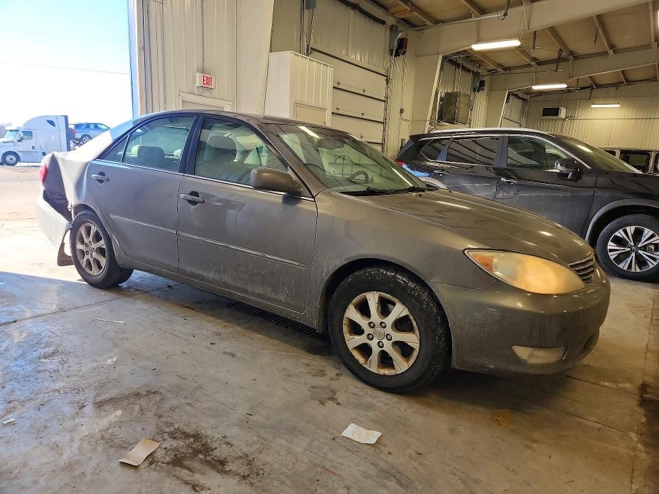2005 Toyota Camry le