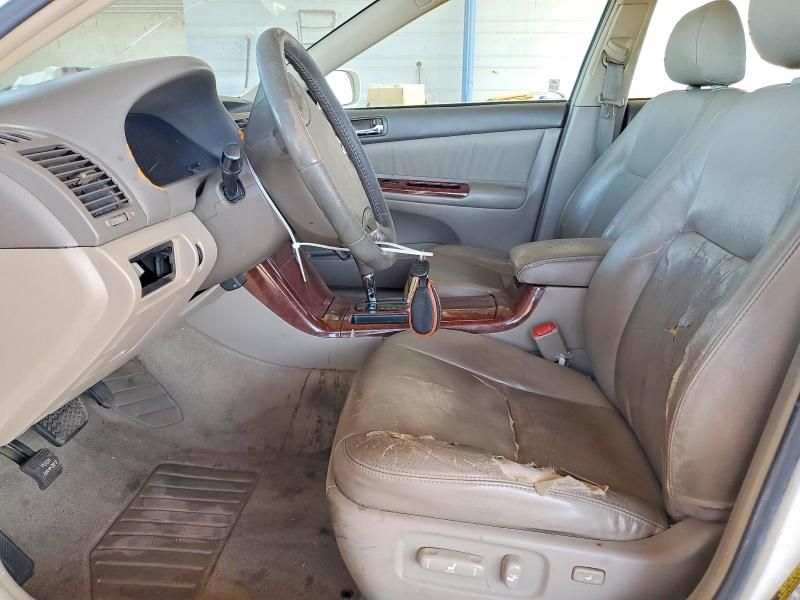 2005 Toyota Camry le