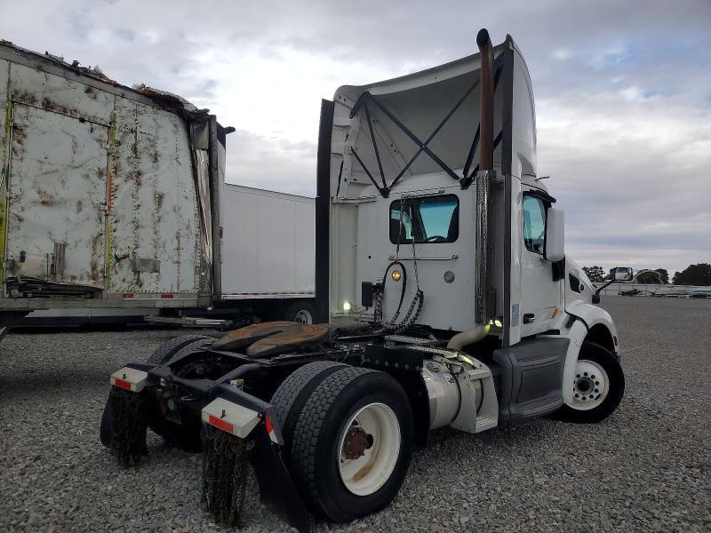 2019 Peterbilt 579 Semi Truck