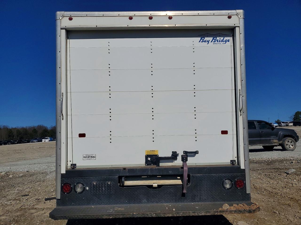 2017 Ford E350 Super Duty BOX Truck