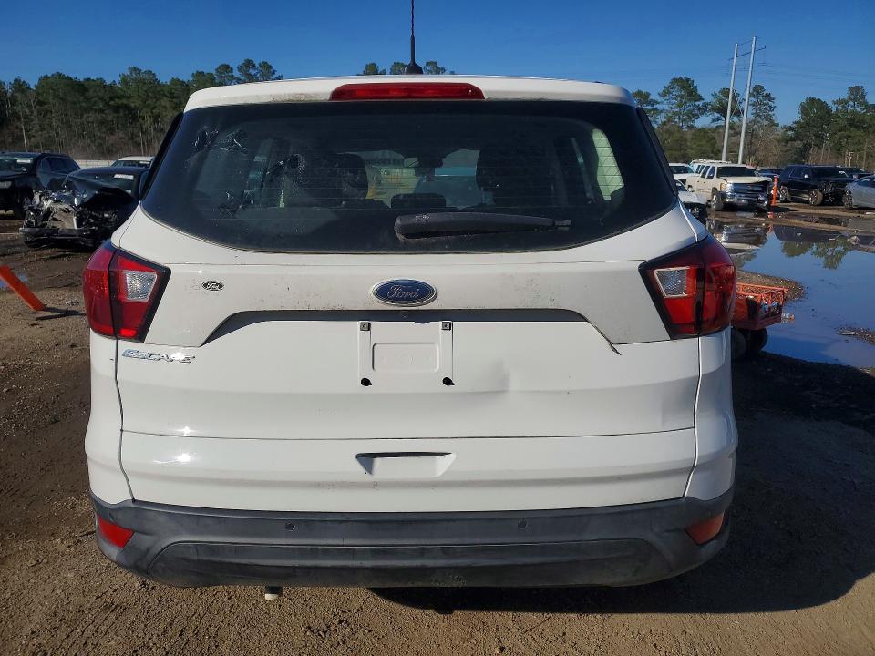 2019 Ford Escape s