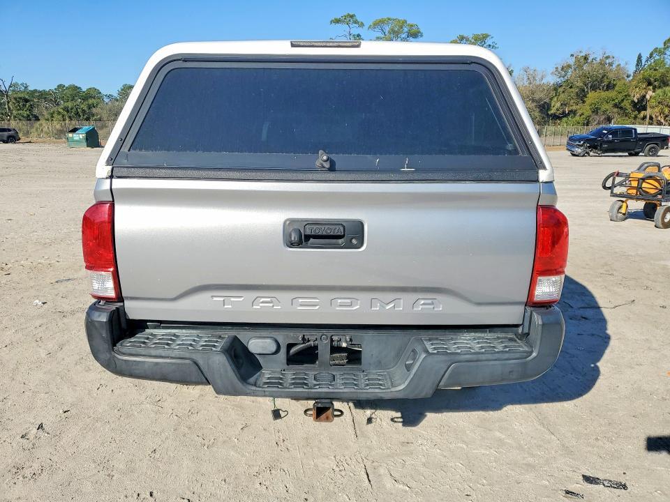 2017 Toyota Tacoma sr