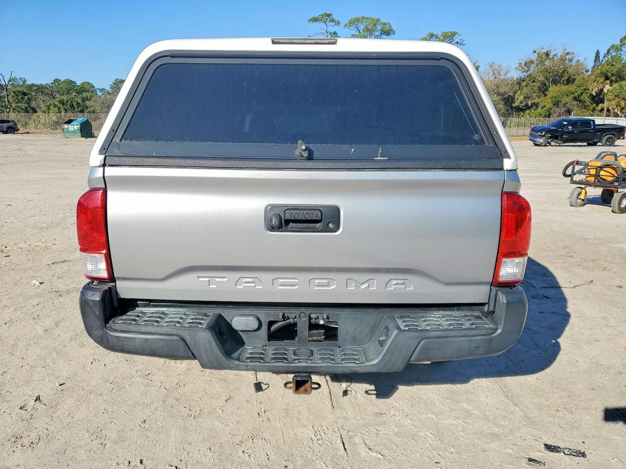 2017 Toyota Tacoma SR