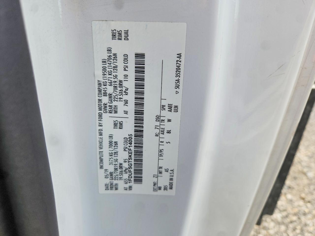 2019 Ford F550 Super Duty Flatbed Truck