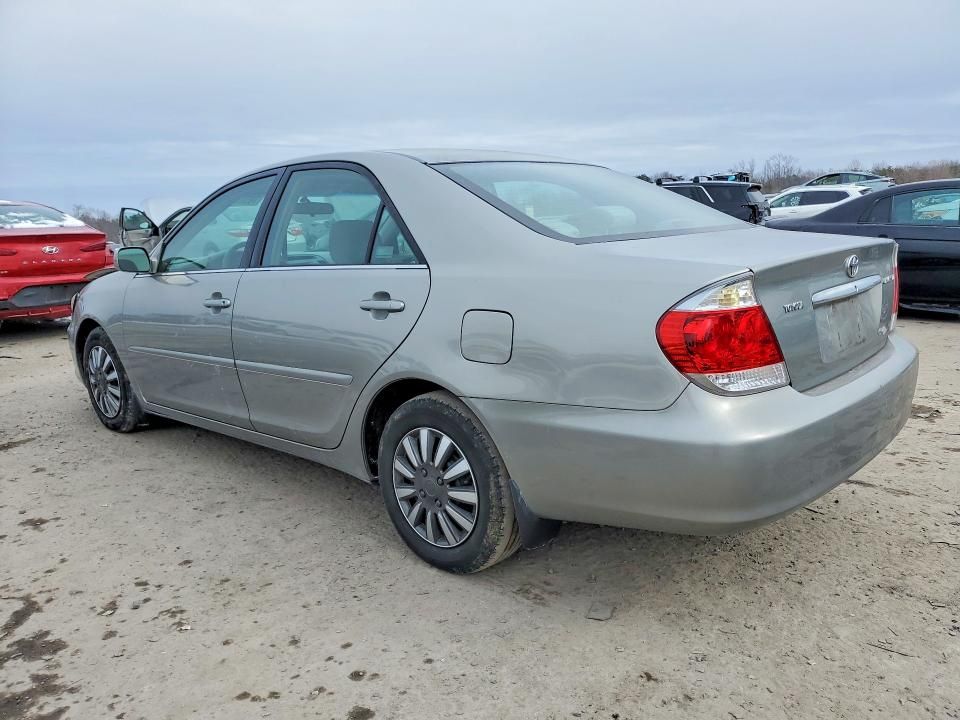 2005 Toyota Camry le