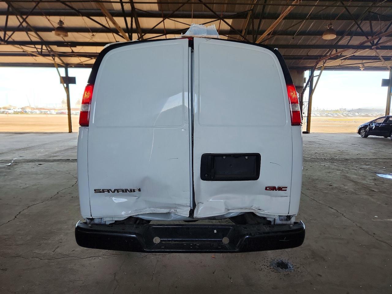 2022 GMC Savana G3500