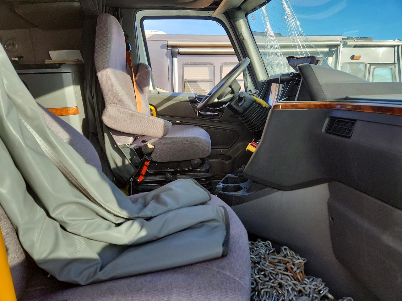 2022 International LT625