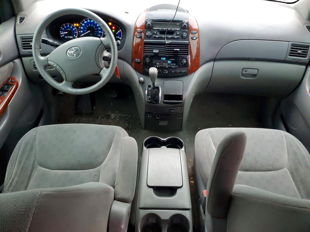 2004 Toyota Sienna xle