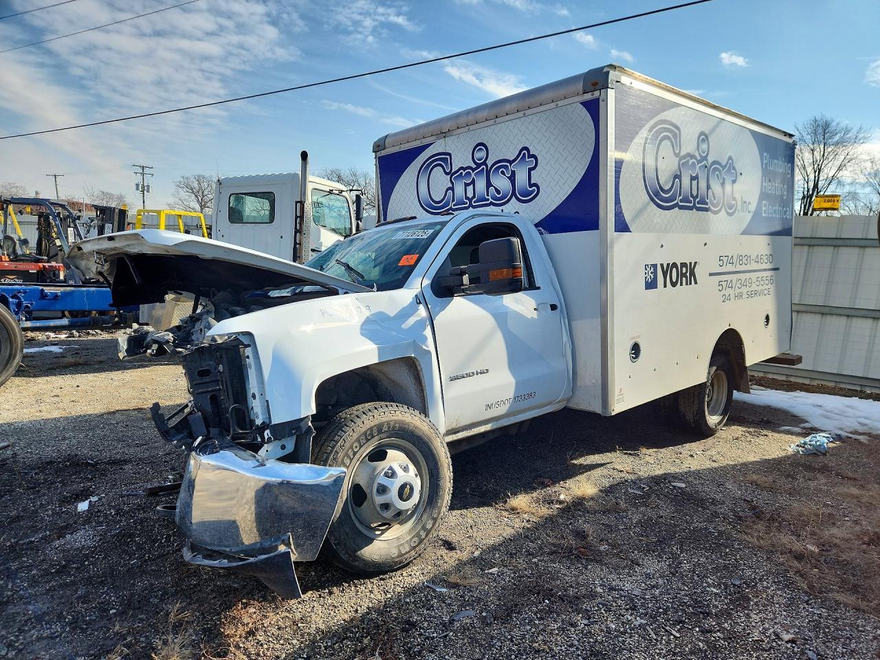 2018 Chevrolet Silverado BOX Truck