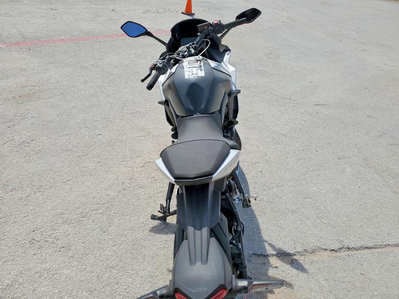 2024 Suzuki GSX800 F