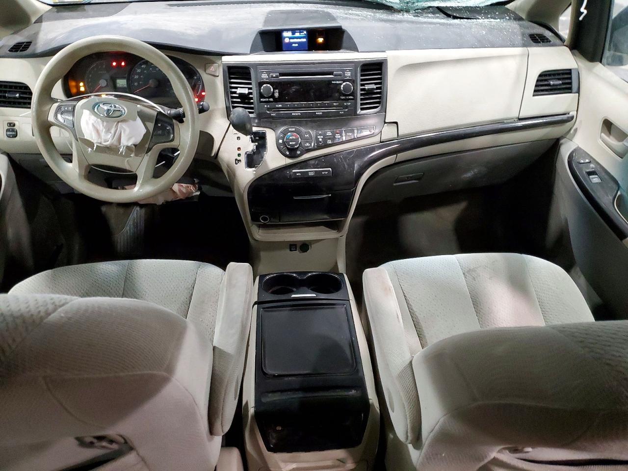 2014 Toyota Sienna le