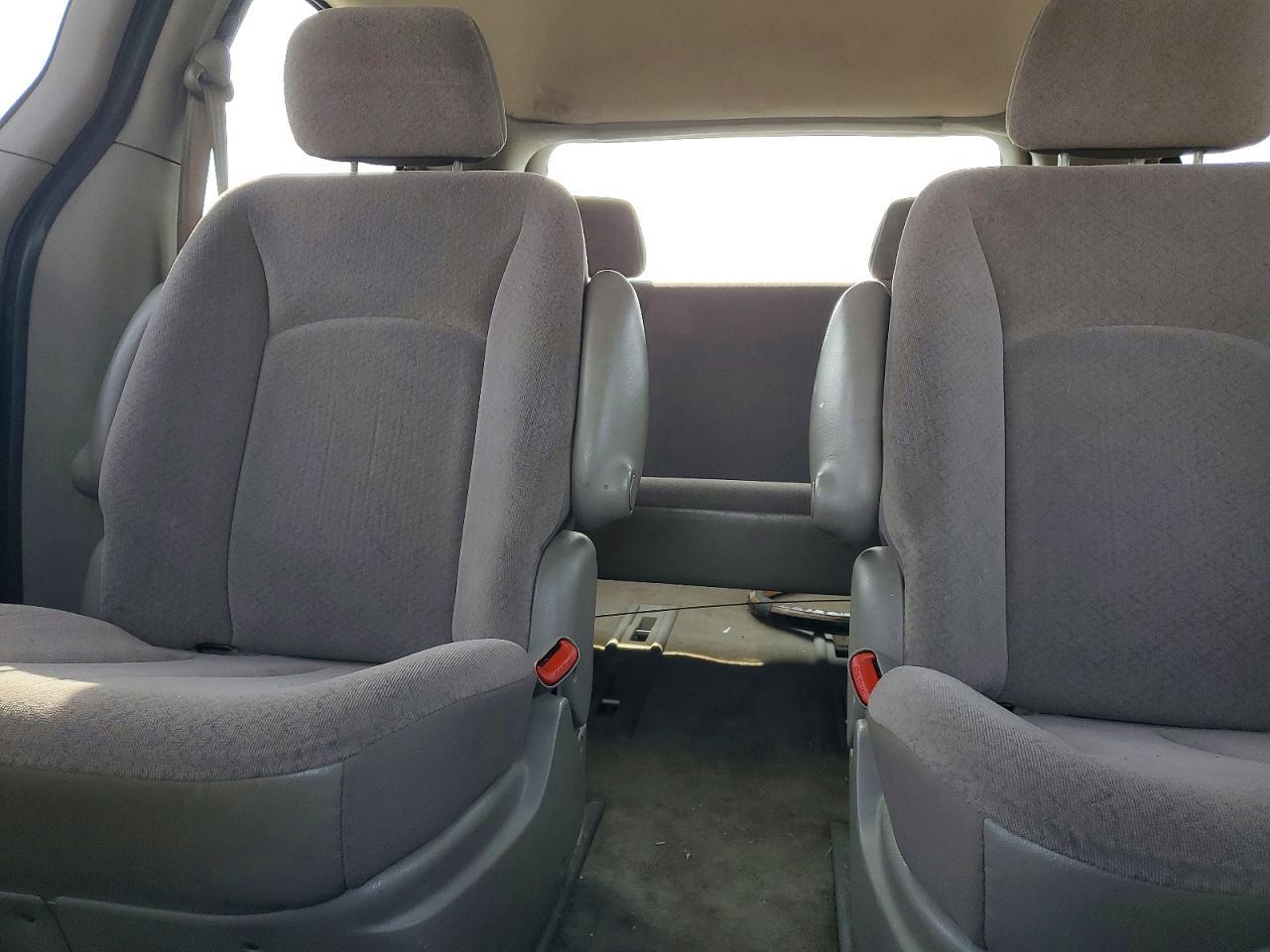 2003 Chrysler Town & Country