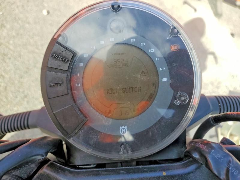 2023 Husqvarna Vitpilen 401/SVARTPILEN 401