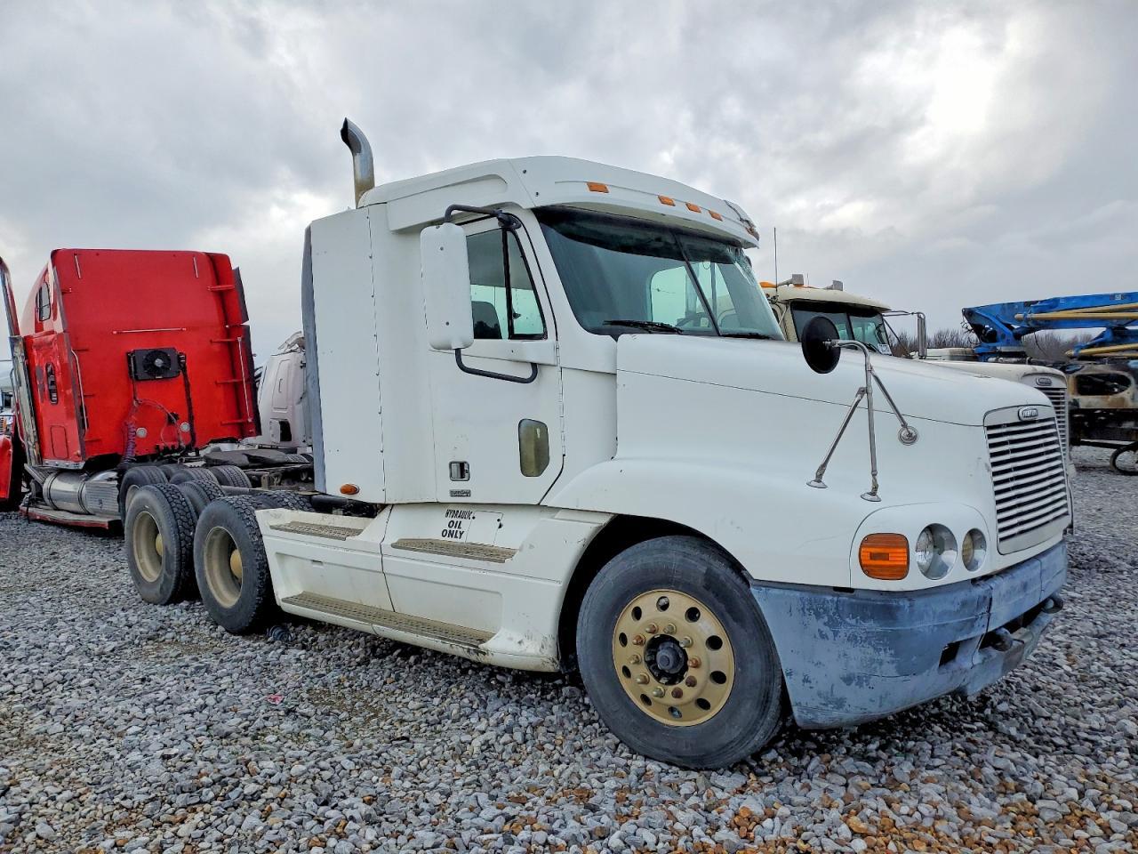 2000 Freightliner Conventional Semi Truck