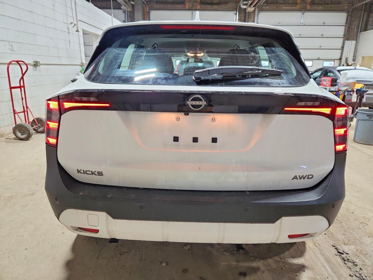 2025 Nissan Kicks s