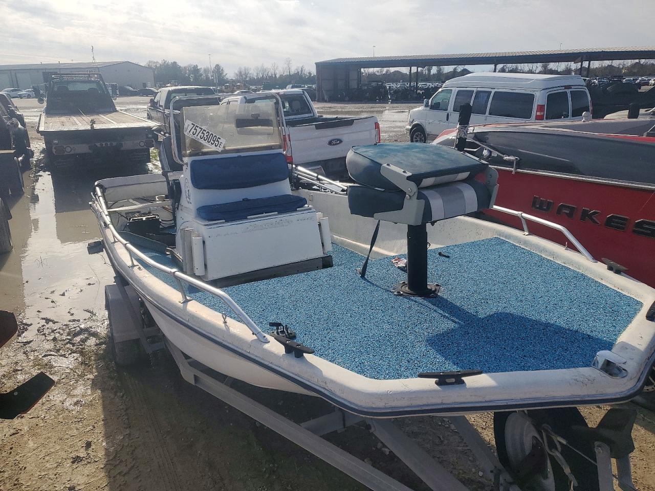 1985 Bay Hawk Industries Inc. 1985 Bay Hawk Boat