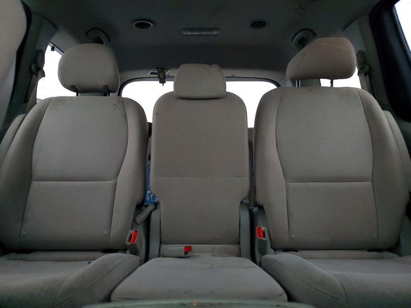 2016 KIA Sedona lx