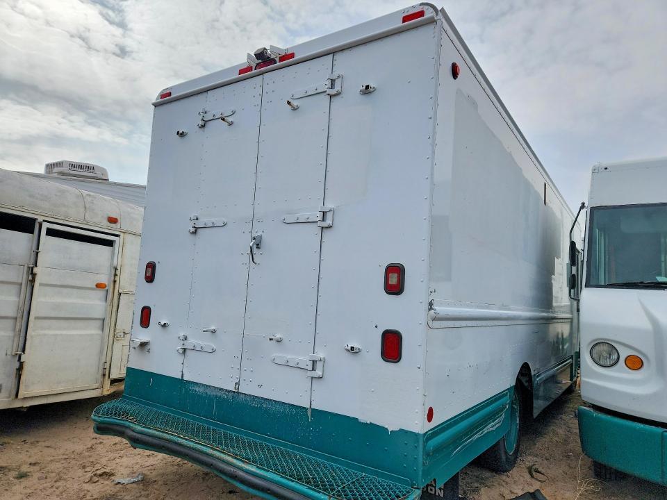 2006 Workhorse Custom Chassis 2006 Workhorse W42 Delivery Truck